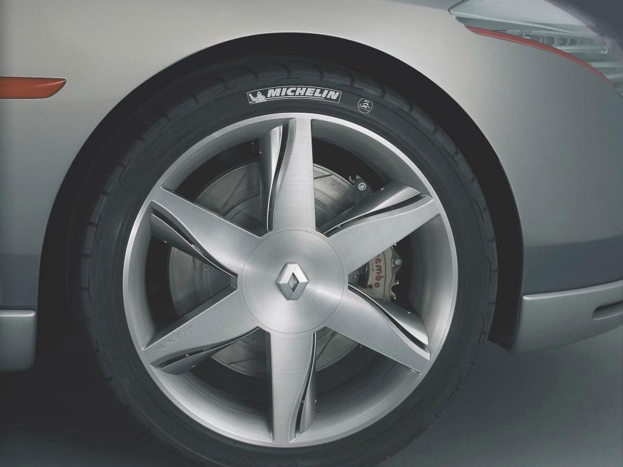  Renault Fluence Concept 2004 года  (фото 15 из 19)